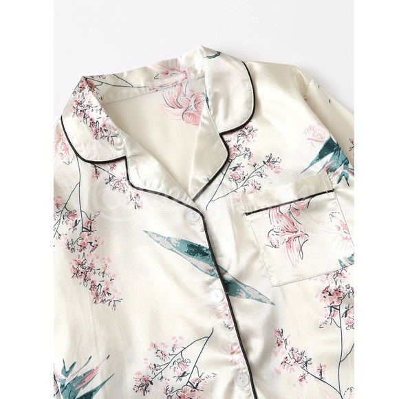 7 Piece Satin Pajama Set in Beige Floral Print - Picture 6 of 7